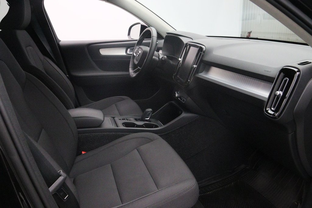 2021 Volvo XC40 Momentum in Chicoutimi, Quebec - 15 - w1024h768px