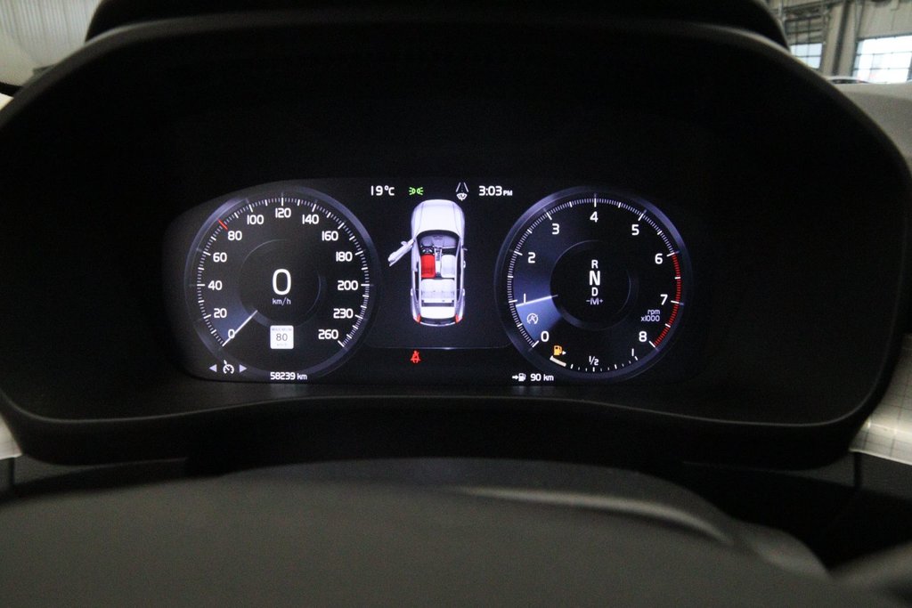 2021 Volvo XC40 Momentum in Chicoutimi, Quebec - 12 - w1024h768px
