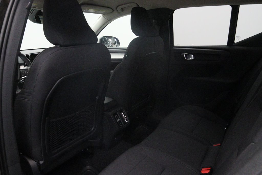 2021 Volvo XC40 Momentum in Chicoutimi, Quebec - 8 - w1024h768px