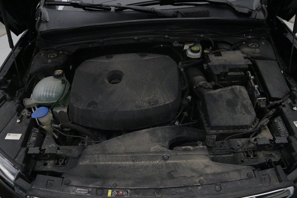 2021 Volvo XC40 Momentum in Chicoutimi, Quebec - 17 - w1024h768px
