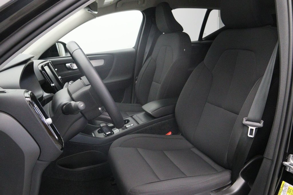 2021 Volvo XC40 Momentum in Chicoutimi, Quebec - 7 - w1024h768px