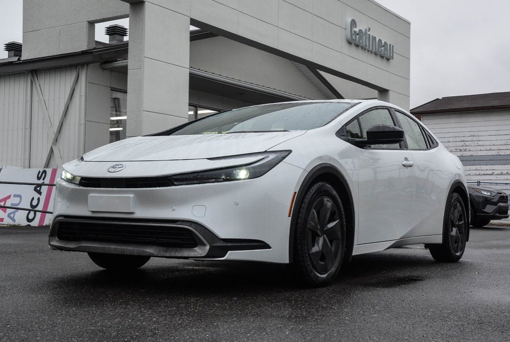 Toyota PRIUS PRIME SE 2024 à Gatineau, Québec - 1 - w1024h768px