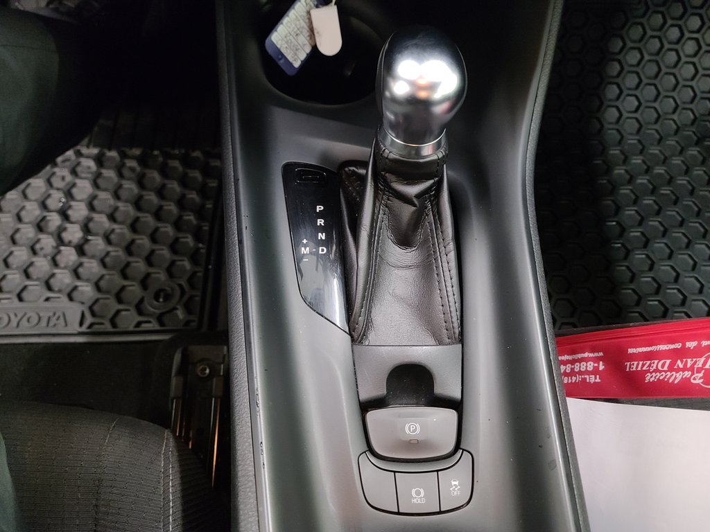 2018  C-HR XLE FWD in Magog, Quebec - 16 - w1024h768px