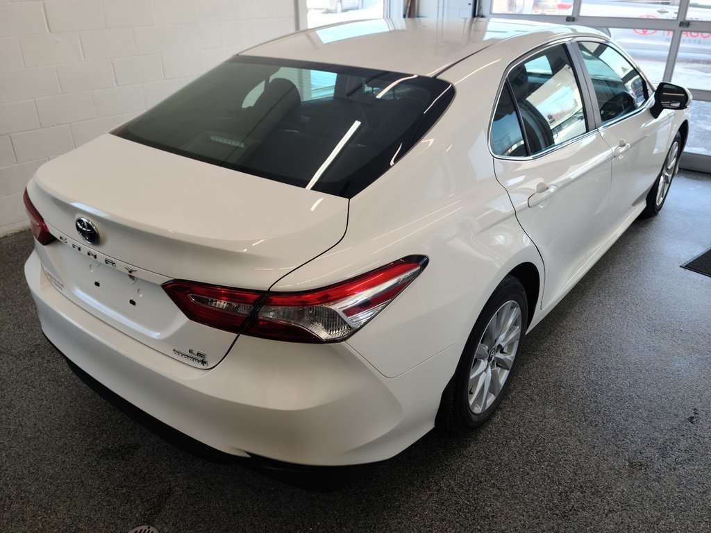 2018 Toyota Camry Hybrid LE in Magog, Quebec - 3 - w1024h768px