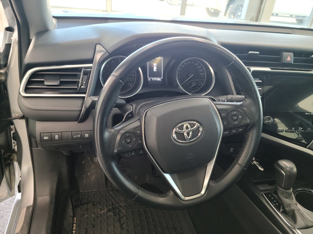 2018  Camry SE GROUPE AMELIORE, in Magog, Quebec - 12 - w1024h768px