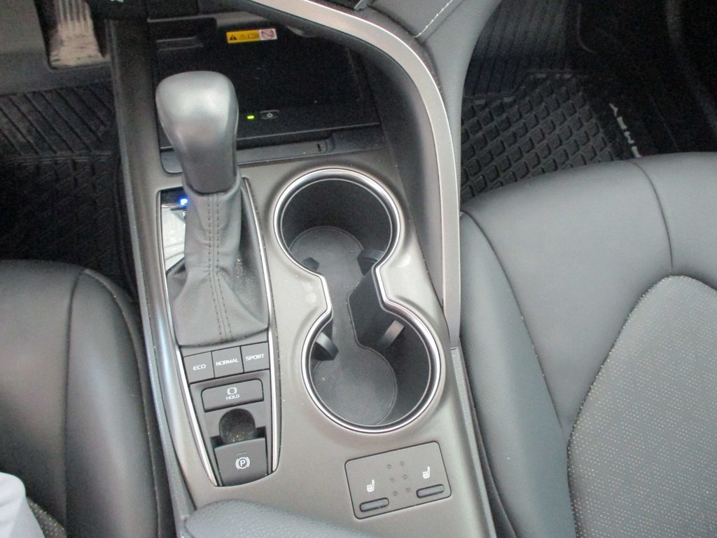 2022 Toyota Camry XSE in Magog, Quebec - 9 - w1024h768px