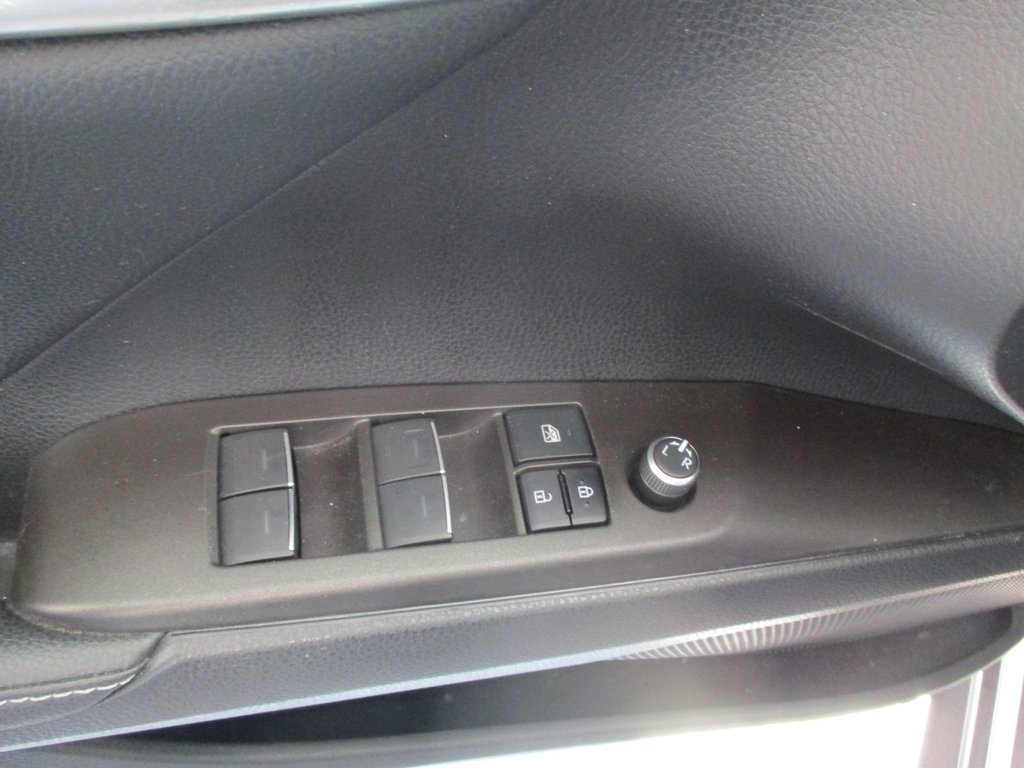 2022 Toyota Camry XSE in Magog, Quebec - 10 - w1024h768px