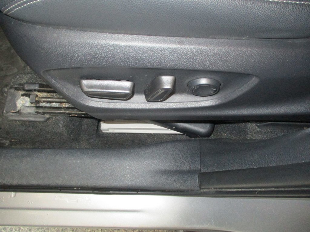 Toyota COROLLA CROSS XLE AWD, CUIR, TOIT, 2022 à Magog, Québec - 14 - w1024h768px