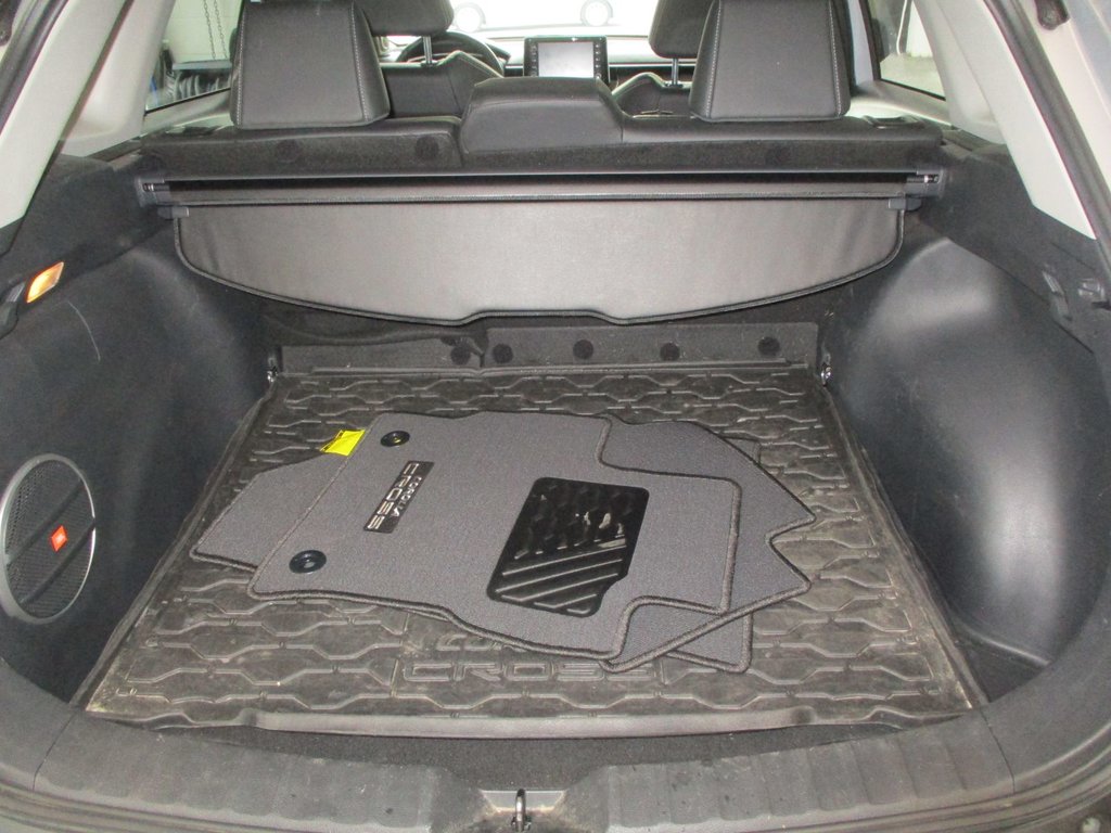 Toyota COROLLA CROSS XLE AWD, CUIR, TOIT, 2022 à Magog, Québec - 7 - w1024h768px