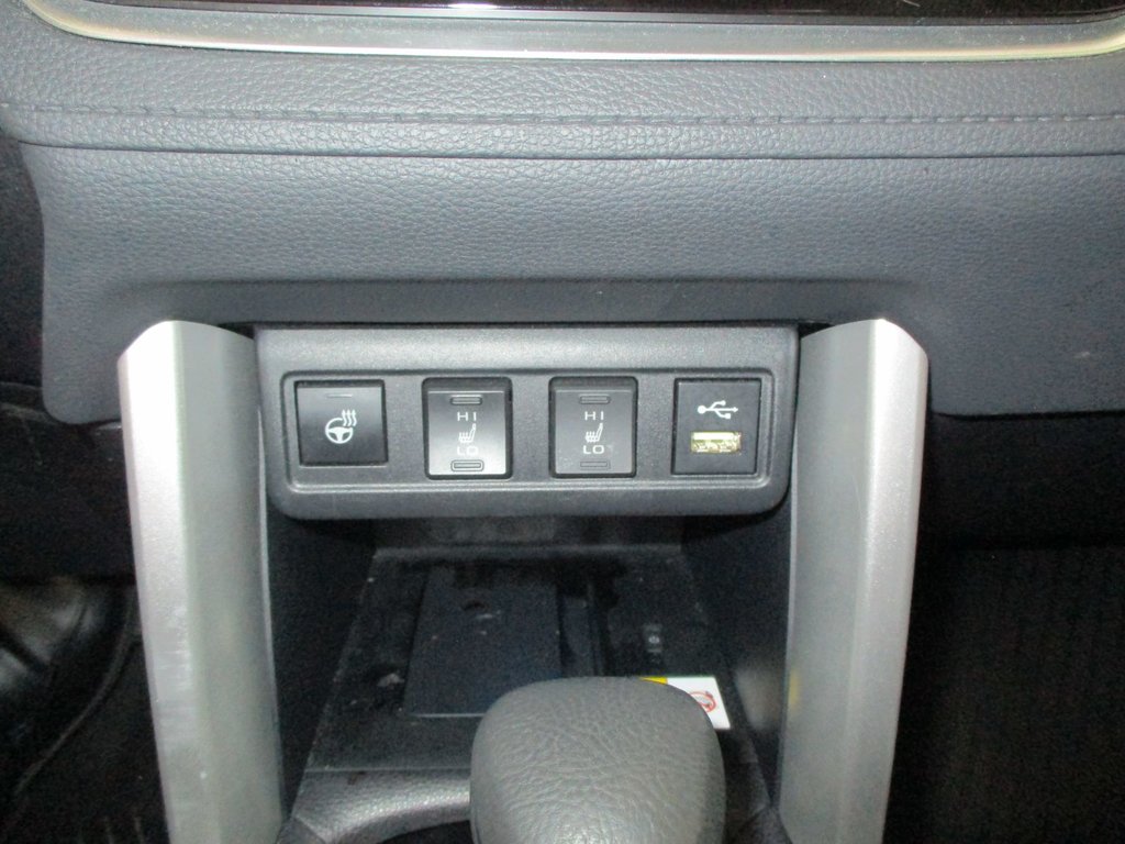 Toyota COROLLA CROSS XLE AWD, CUIR, TOIT, 2022 à Magog, Québec - 18 - w1024h768px
