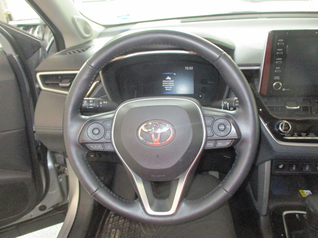 Toyota COROLLA CROSS XLE AWD, CUIR, TOIT, 2022 à Magog, Québec - 16 - w1024h768px