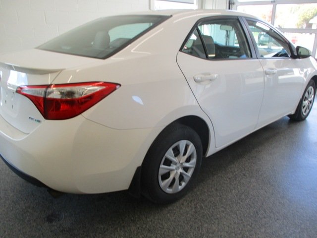 2015 Toyota Corolla LE ECO in Magog, Quebec - 3 - w1024h768px