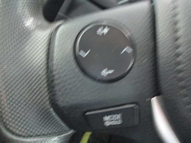 2018 Toyota Corolla LE in Magog, Quebec - 12 - w1024h768px