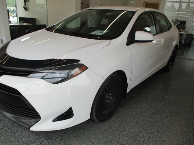 2018 Toyota Corolla LE in Magog, Quebec - 5 - w1024h768px