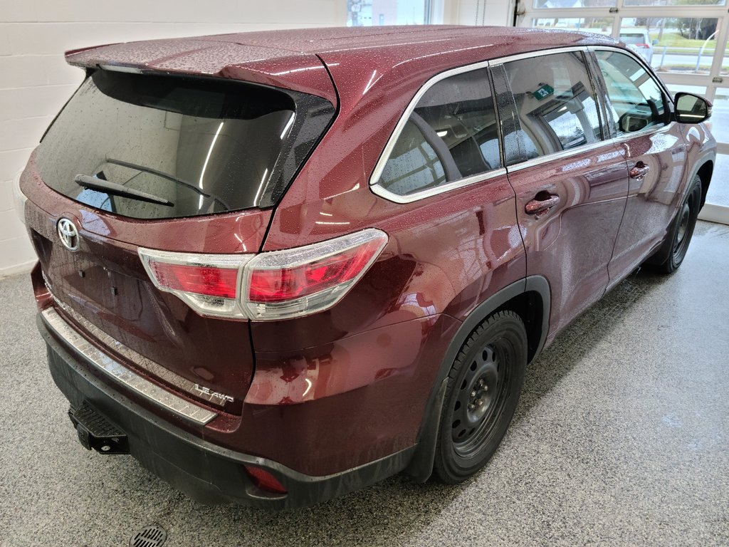 2014  Highlander LE AWD, in Magog, Quebec - 3 - w1024h768px