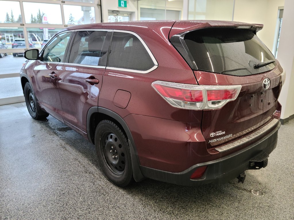 2014  Highlander LE AWD, in Magog, Quebec - 5 - w1024h768px