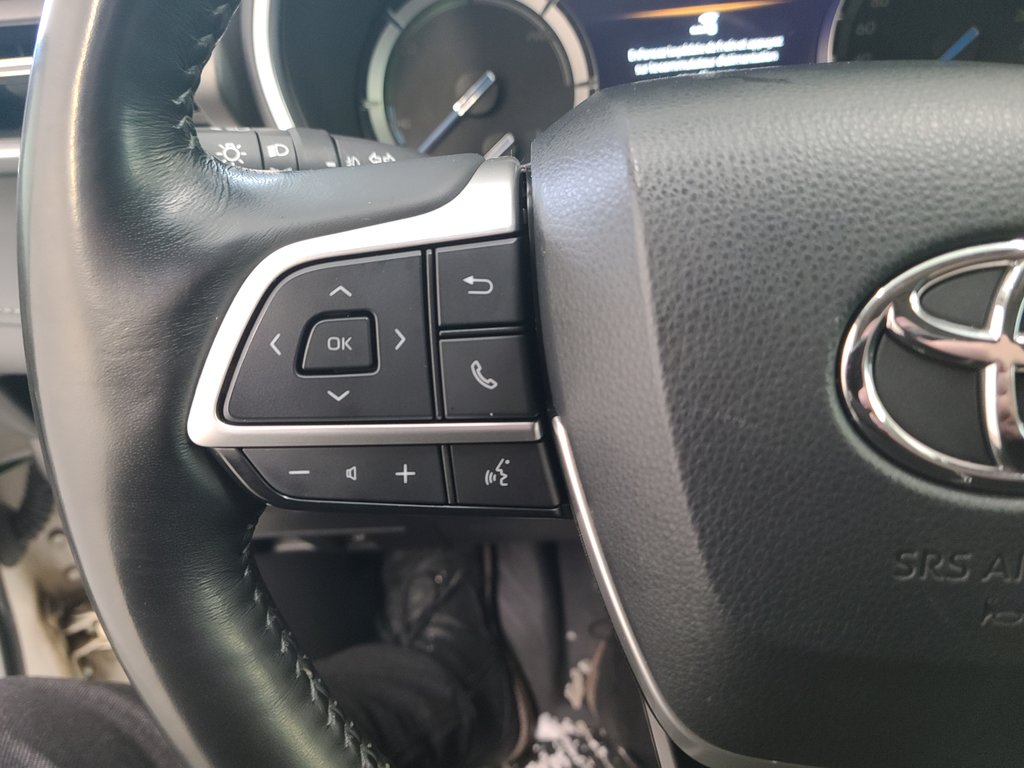 2022 Toyota Highlander Hybrid XLE AWD, in Magog, Quebec - 18 - w1024h768px