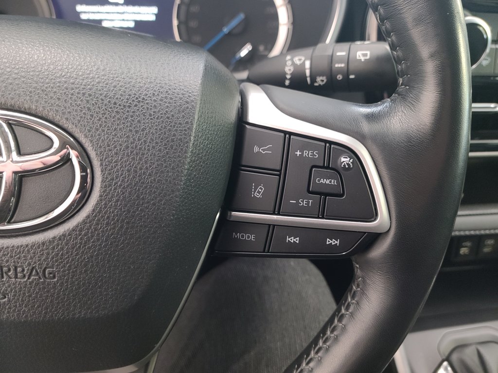 2022 Toyota Highlander Hybrid XLE AWD, in Magog, Quebec - 19 - w1024h768px