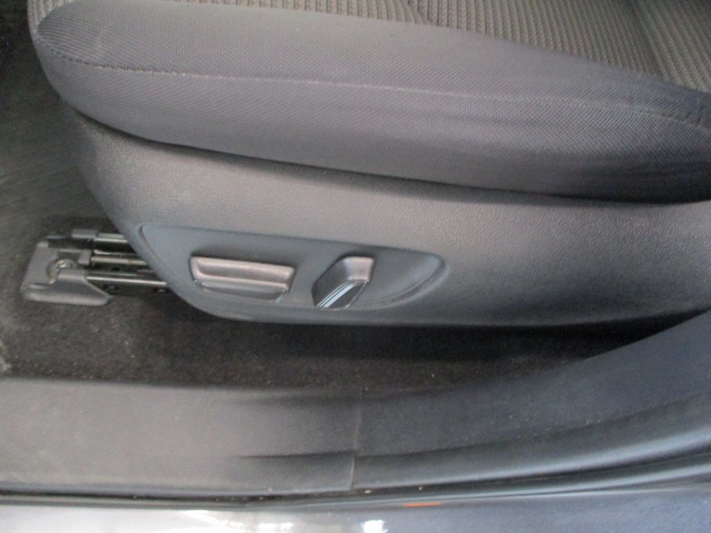 2023 Toyota Highlander hybrid LE AWD, in Magog, Quebec - 10 - w1024h768px