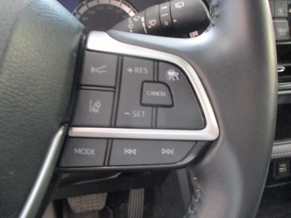 2023 Toyota Highlander hybrid LE AWD, in Magog, Quebec - 15 - w1024h768px
