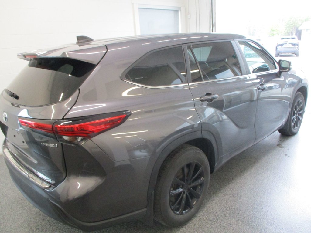 2023 Toyota Highlander hybrid LE AWD, in Magog, Quebec - 3 - w1024h768px