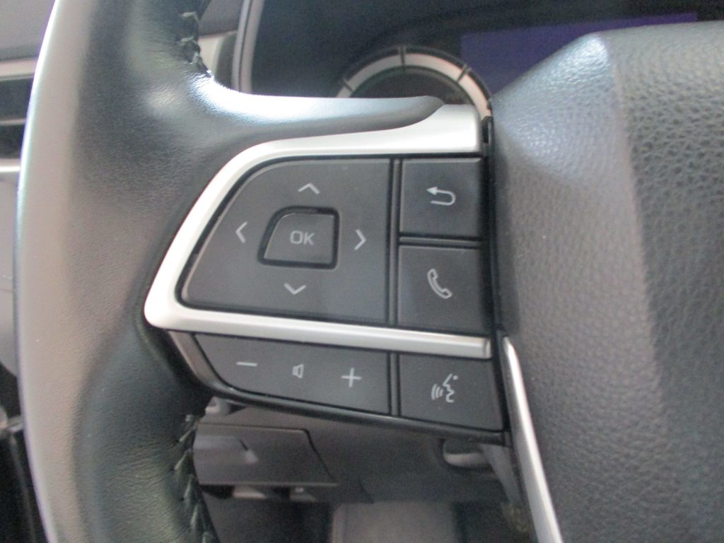2023 Toyota Highlander hybrid LE AWD, in Magog, Quebec - 14 - w1024h768px