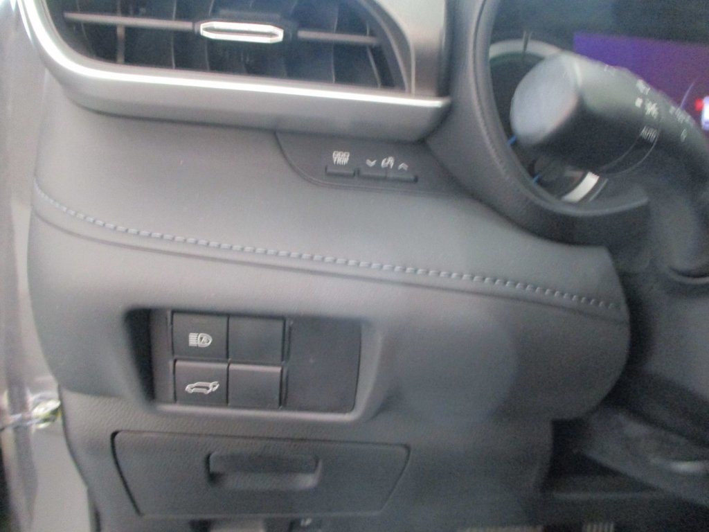 2023 Toyota Highlander hybrid LE AWD, in Magog, Quebec - 12 - w1024h768px