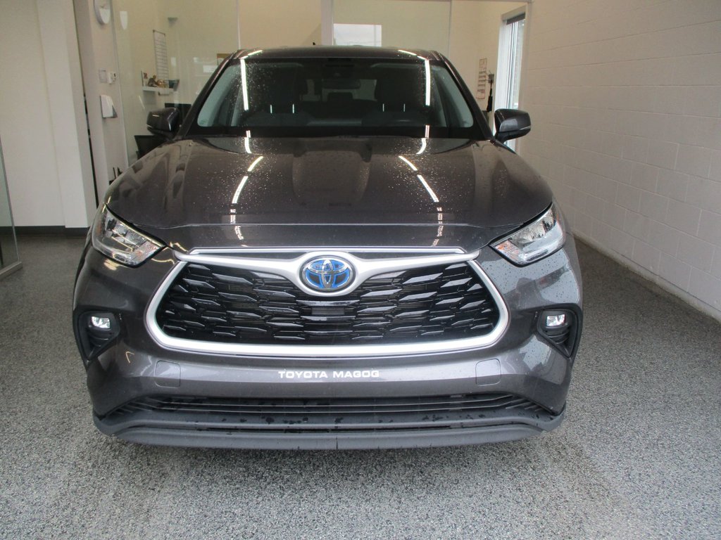 2023 Toyota Highlander hybrid LE AWD, in Magog, Quebec - 6 - w1024h768px