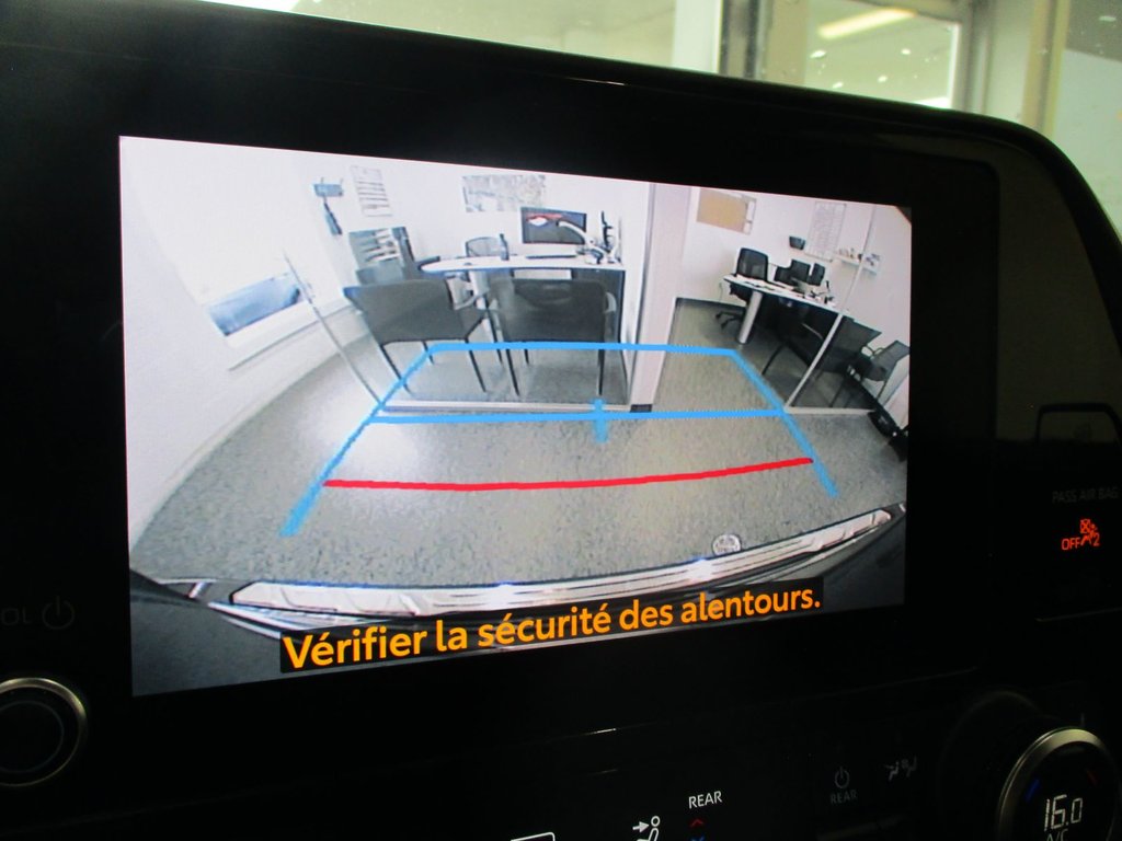 2023 Toyota Highlander hybrid LE AWD, in Magog, Quebec - 18 - w1024h768px