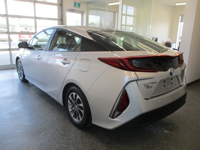 2021  PRIUS PRIME TECHNOLOGIE BRANCHABLE, A/C, in Magog, Quebec - 4 - w1024h768px
