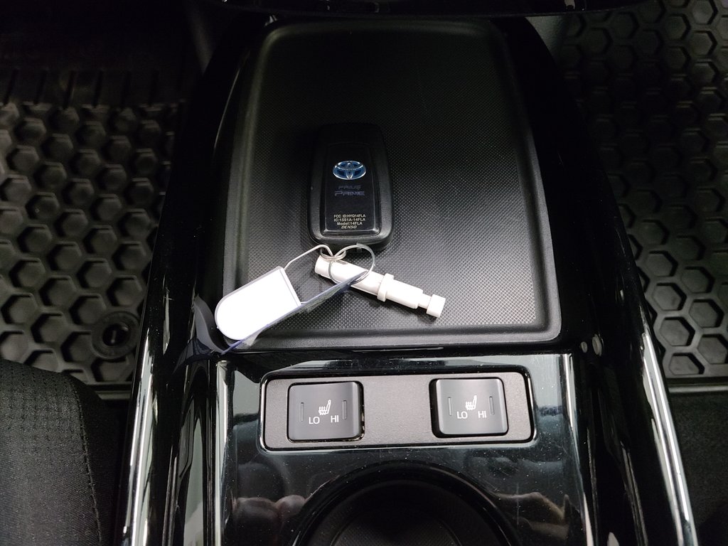 2022  PRIUS PRIME BRANCHABLE, A/C, in Magog, Quebec - 17 - w1024h768px