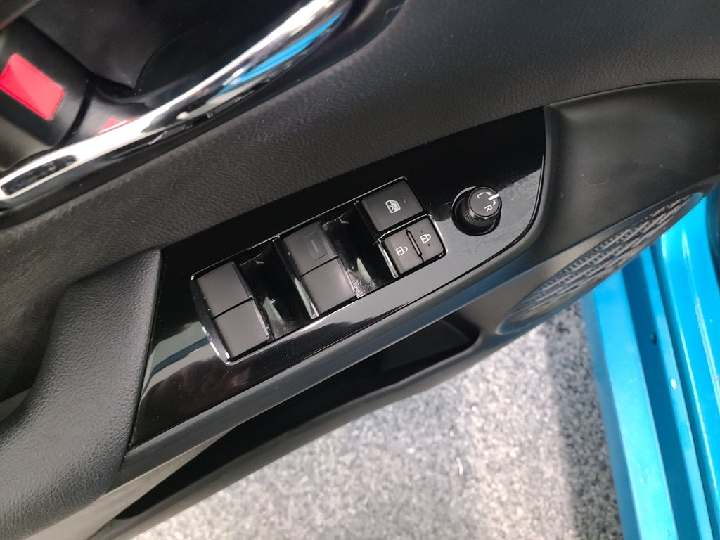 2022 Toyota PRIUS PRIME BRANCHABLE, A/C, in Magog, Quebec - 13 - w1024h768px