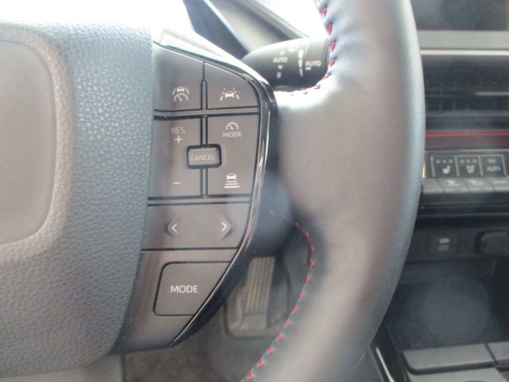 2023 Toyota PRIUS PRIME XSE TECH in Magog, Quebec - 12 - w1024h768px