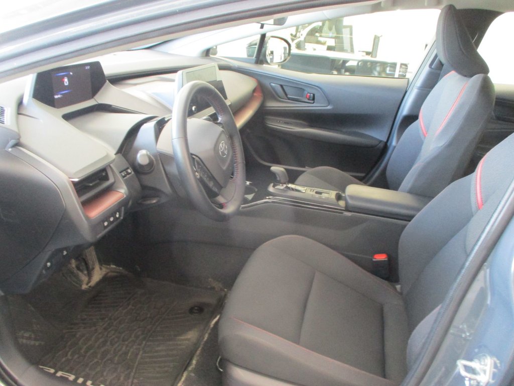 Toyota PRIUS PRIME  2023 à Magog, Québec - 6 - w1024h768px