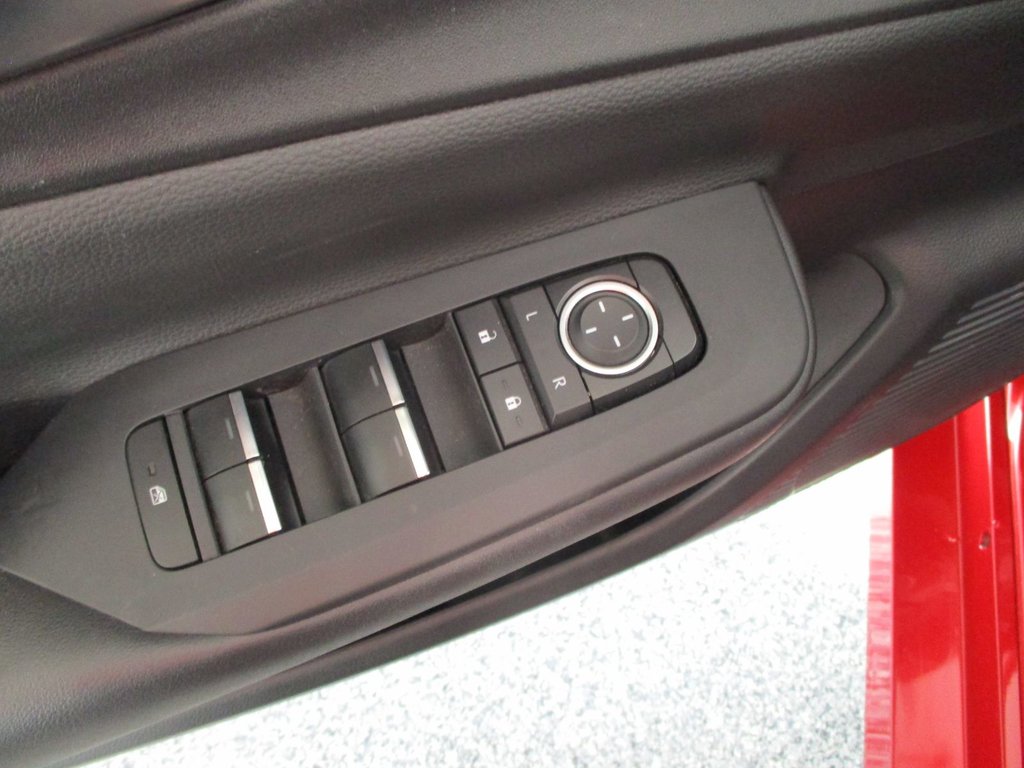 2024 Toyota PRIUS PRIME XSE, GARANTIE JUSQU EN 2028, in Magog, Quebec - 15 - w1024h768px