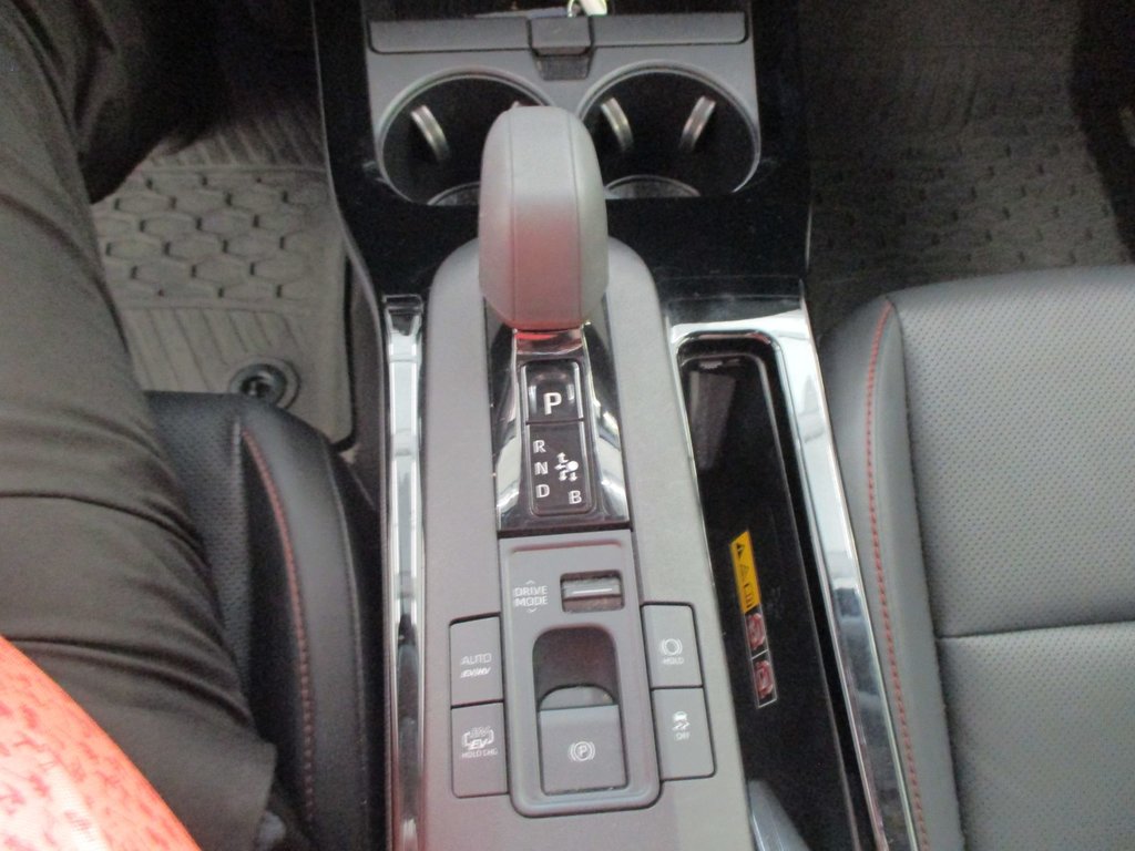 2024 Toyota PRIUS PRIME XSE, GARANTIE JUSQU EN 2028, in Magog, Quebec - 17 - w1024h768px