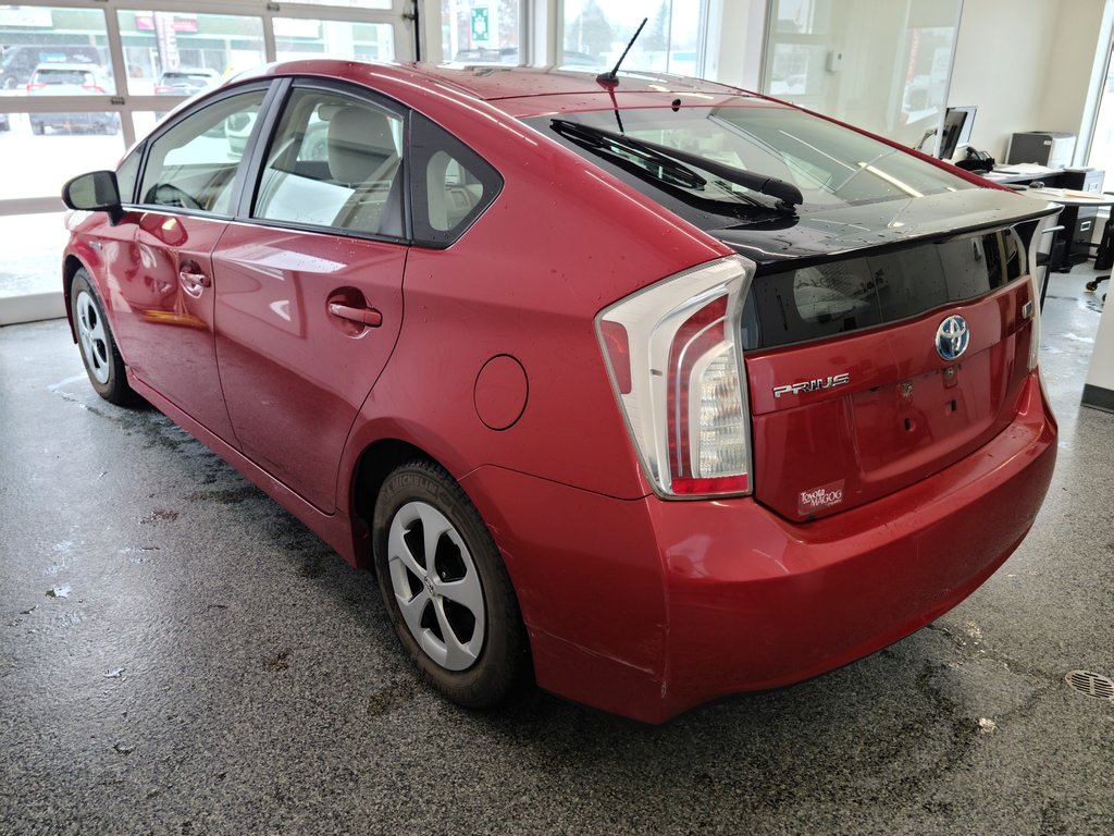 2012 Toyota Prius in Magog, Quebec - 5 - w1024h768px