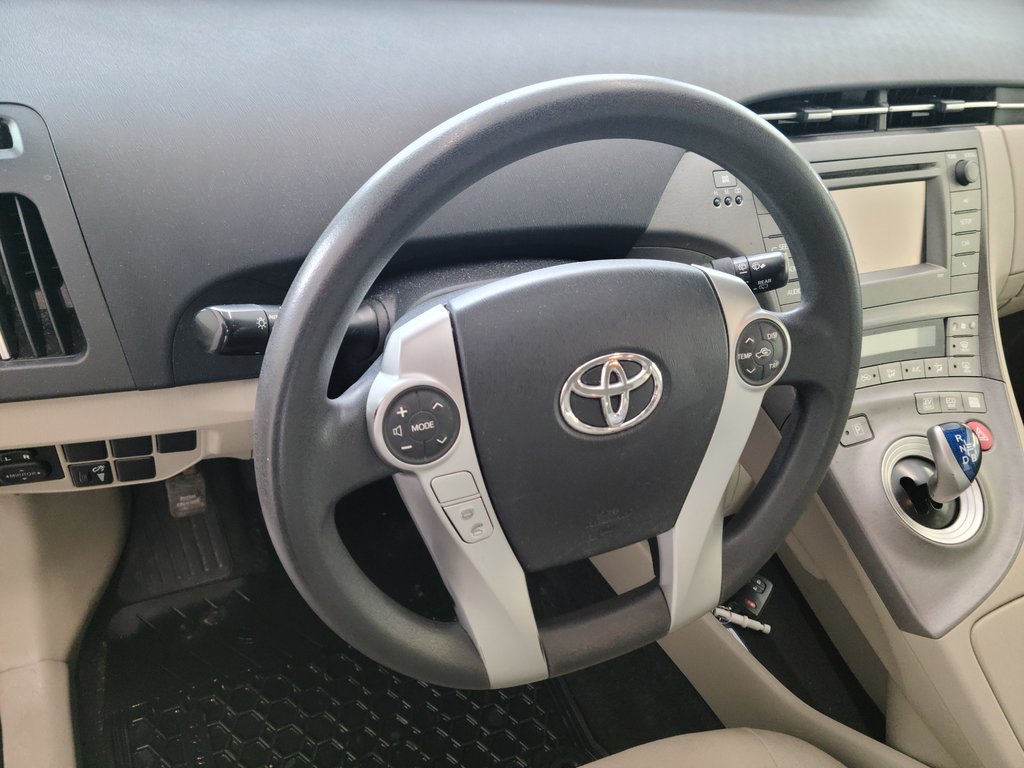 2012 Toyota Prius in Magog, Quebec - 11 - w1024h768px