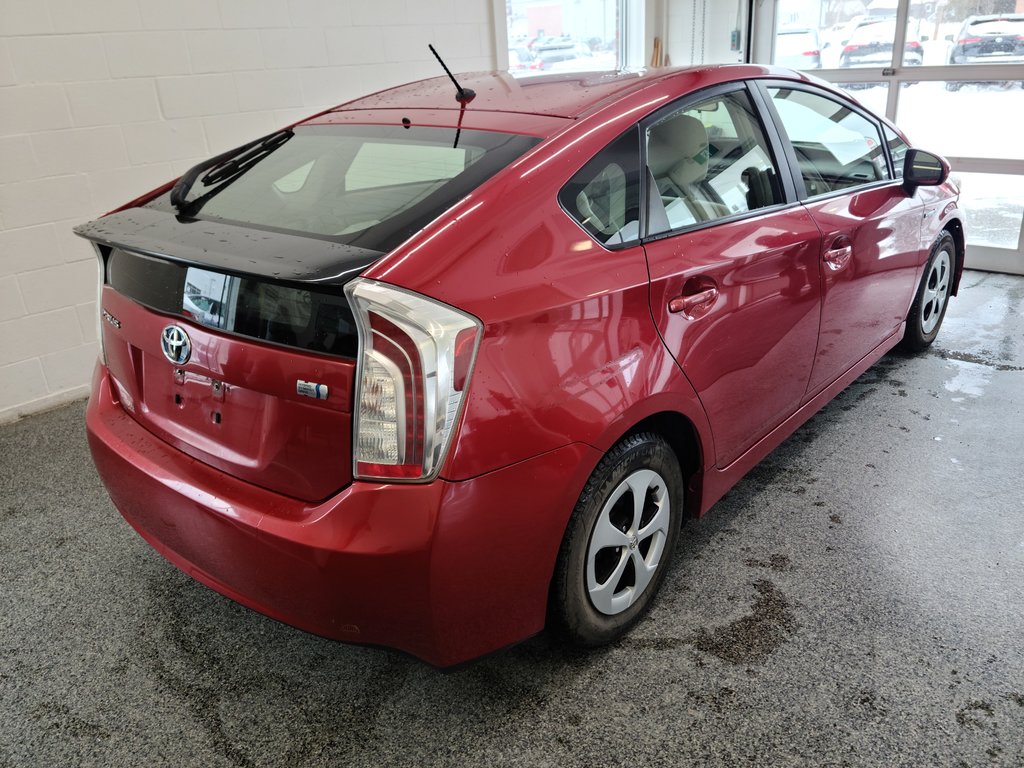 2012 Toyota Prius in Magog, Quebec - 3 - w1024h768px