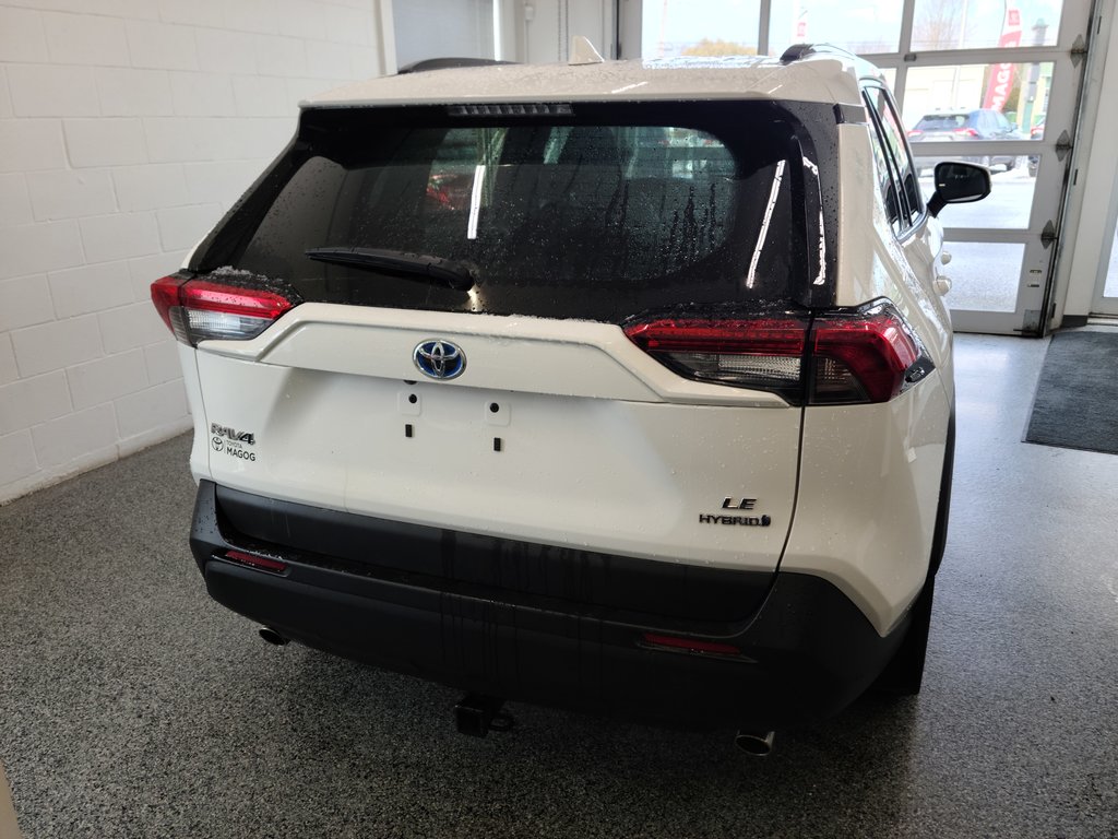 RAV4 Hybrid LE AWD 2022 à Magog, Québec - 3 - w1024h768px