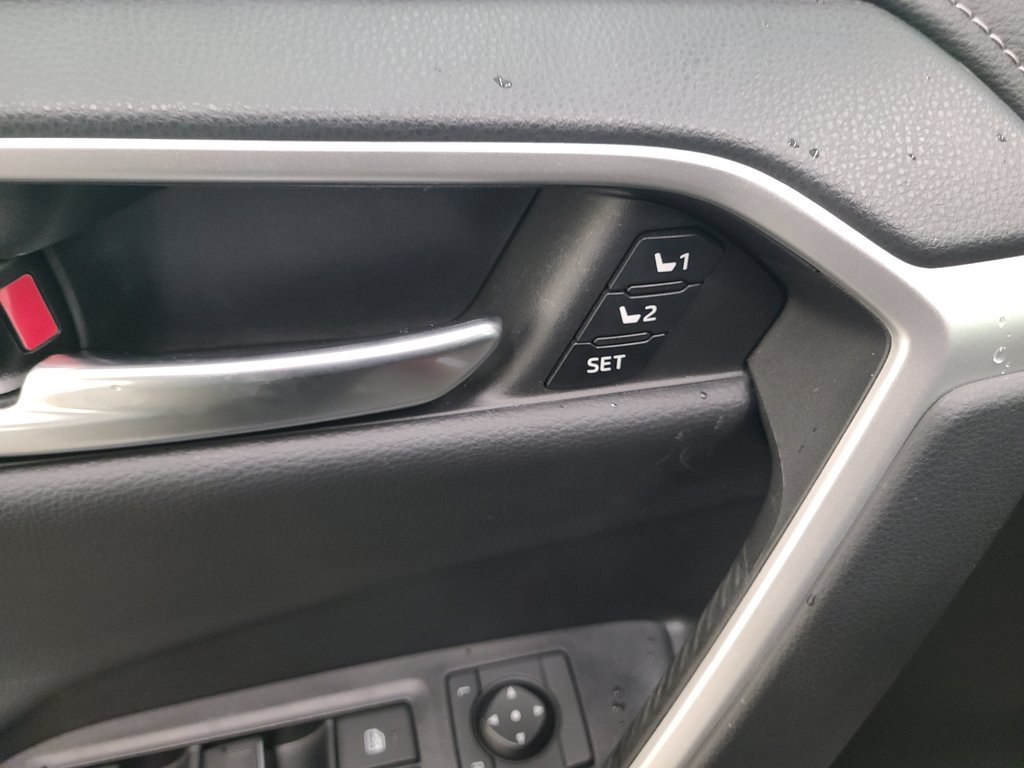 2023  RAV4 Hybrid LIMITED AWD, in Magog, Quebec - 16 - w1024h768px