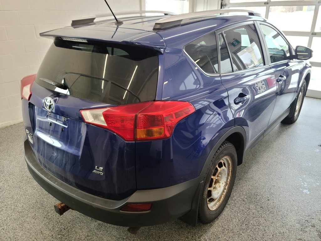 Toyota RAV4 LE AWD, A/C, 2014 à Magog, Québec - 3 - w1024h768px