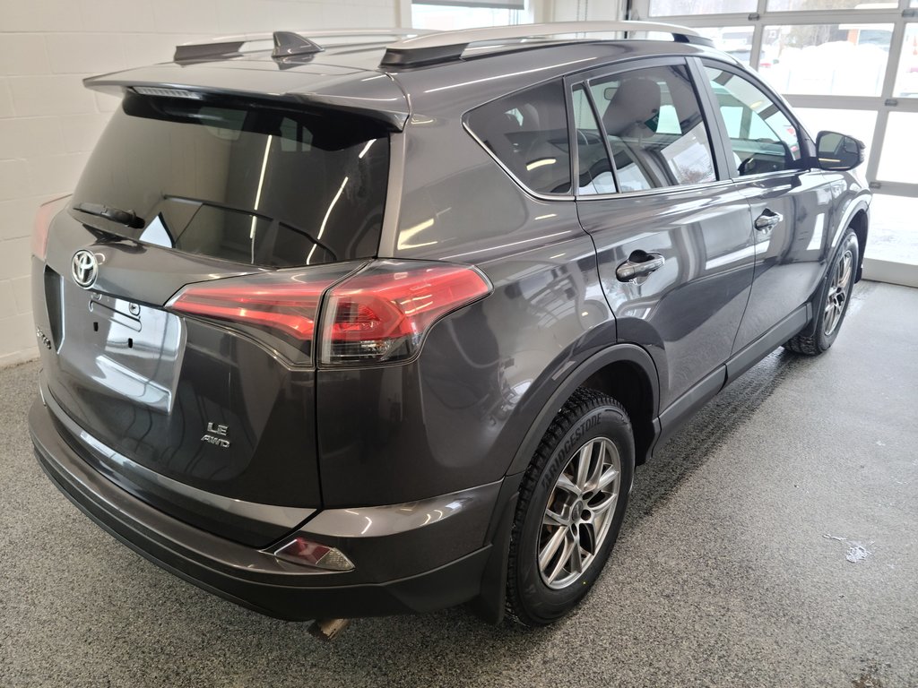 Toyota RAV4 LE AWD 2016 à Magog, Québec - 3 - w1024h768px