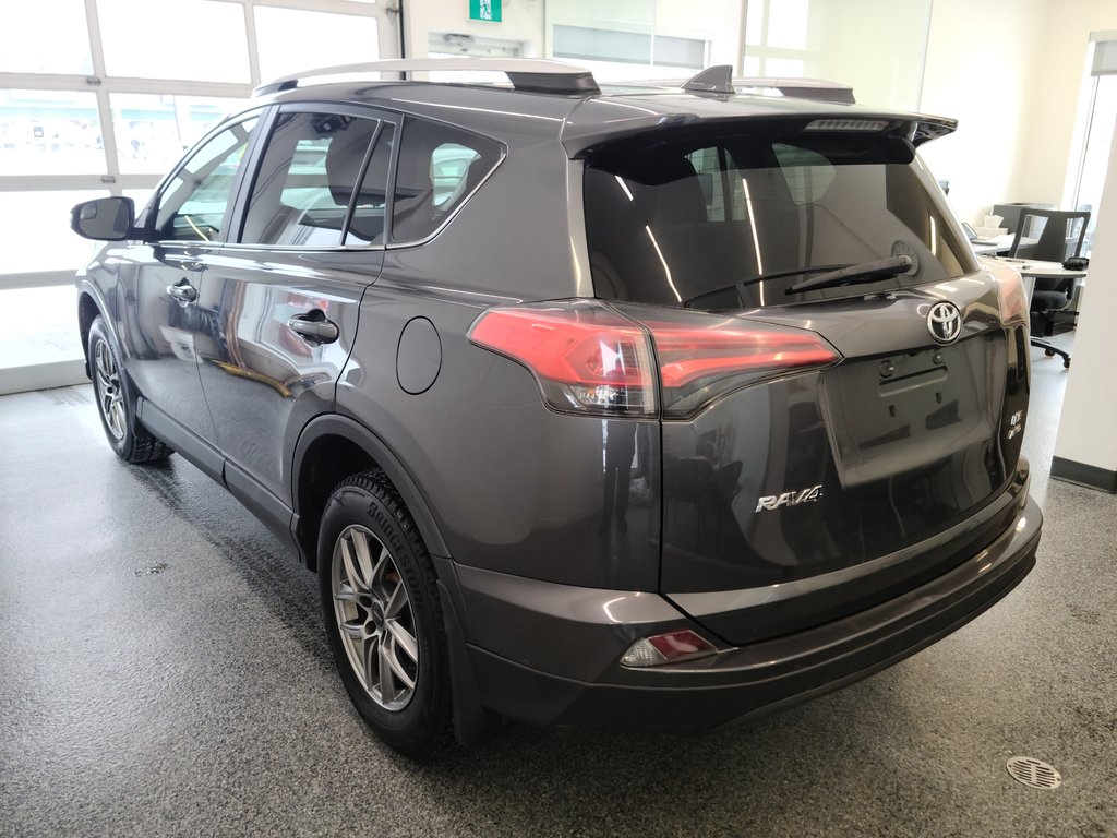 Toyota RAV4 LE AWD 2016 à Magog, Québec - 5 - w1024h768px