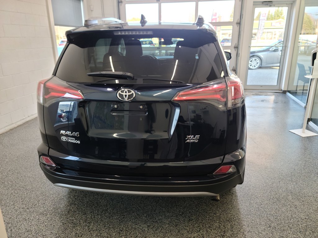 2017  RAV4 XLE AWD, in Magog, Quebec - 4 - w1024h768px