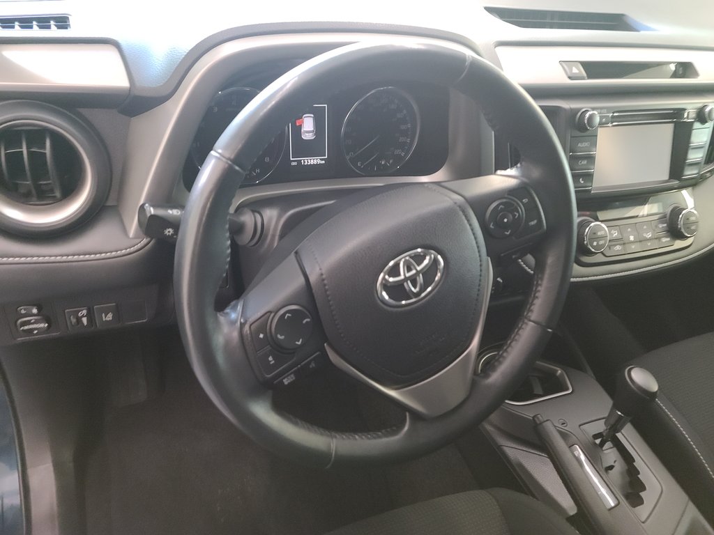 2017  RAV4 XLE AWD, in Magog, Quebec - 13 - w1024h768px