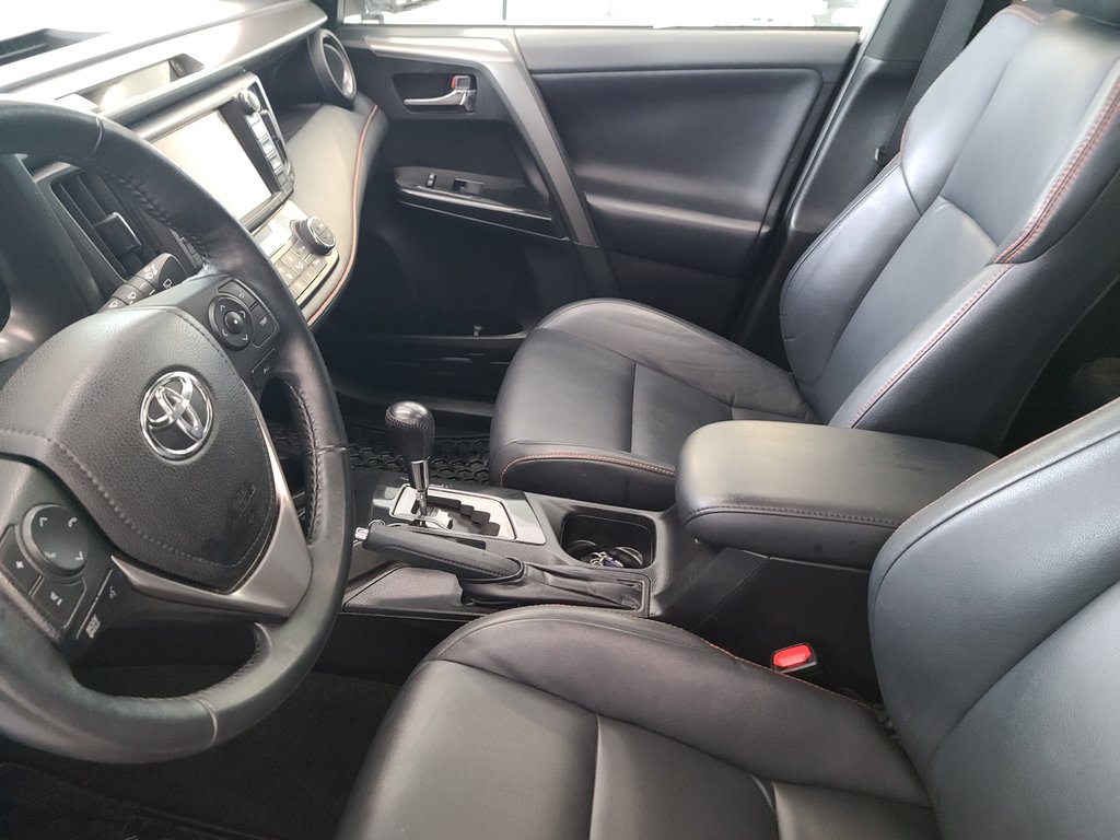 2017 Toyota RAV4 SE AWD, in Magog, Quebec - 11 - w1024h768px