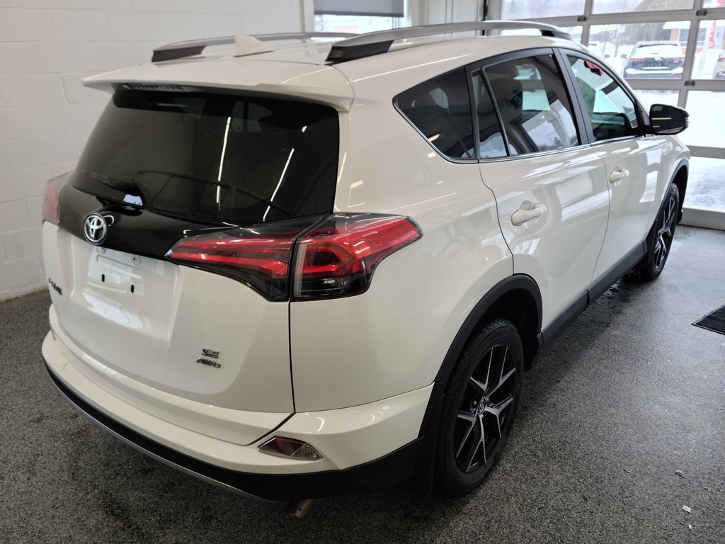 2017 Toyota RAV4 SE AWD, in Magog, Quebec - 3 - w1024h768px