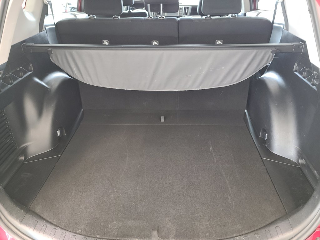 2018  RAV4 XLE AWD in Magog, Quebec - 7 - w1024h768px