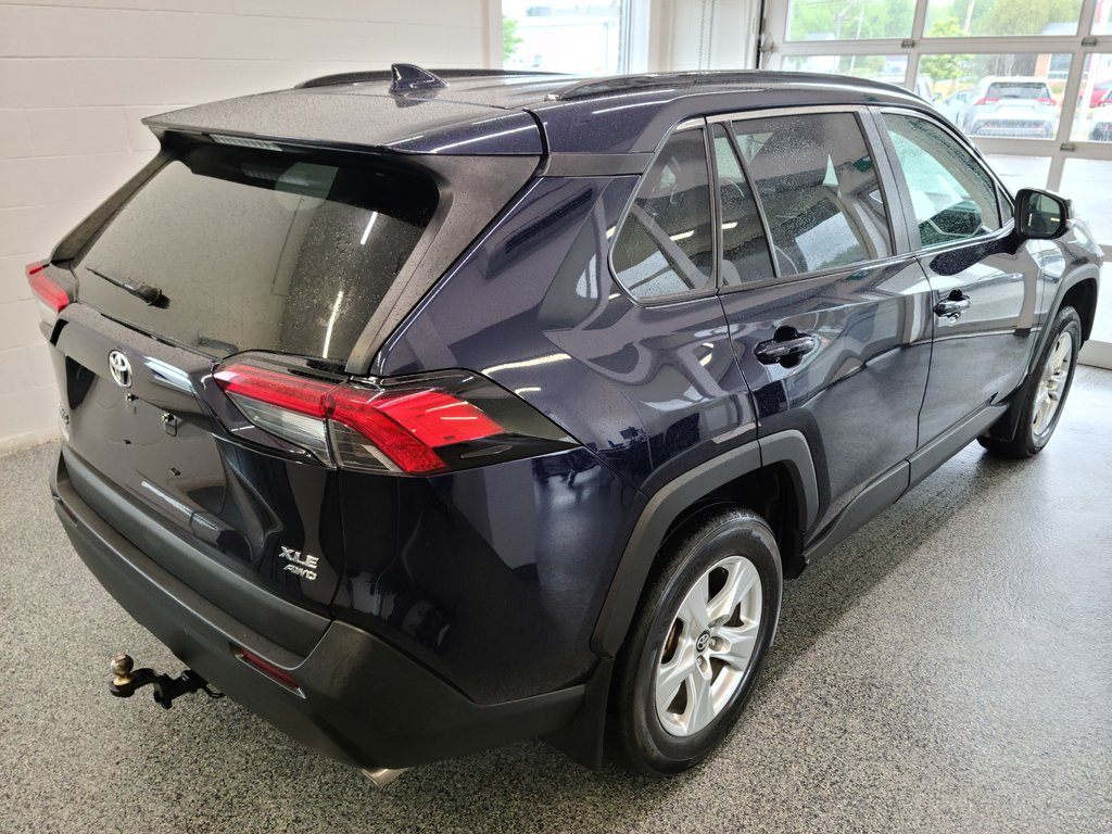 2020  RAV4 XLE AWD, TOIT, MAGS, in Magog, Quebec - 3 - w1024h768px